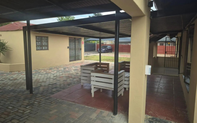 Ithonsi Guesthouse