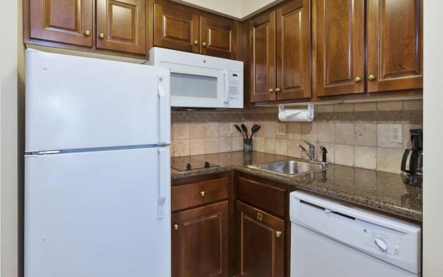 Staybridge Suites Lansing - Okemos by IHG