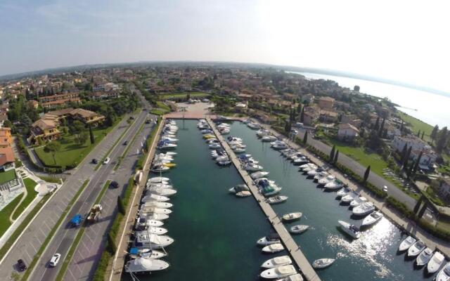 BellaSirmione Holiday Apartments