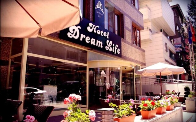 Dreamlife Hotel