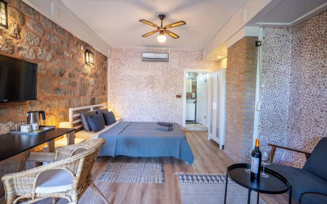 Attalos Suites Hotel