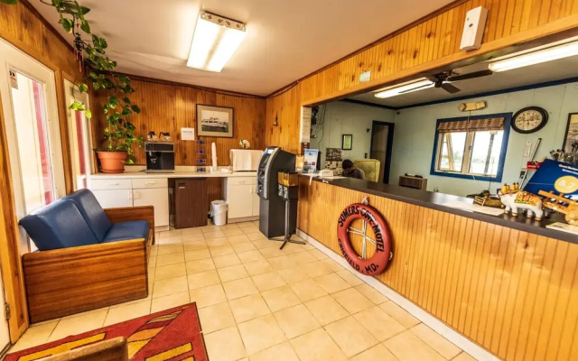 Rodeway Inn At Somers Cove Marina
