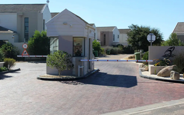 107 Ellefsen Golf Suites