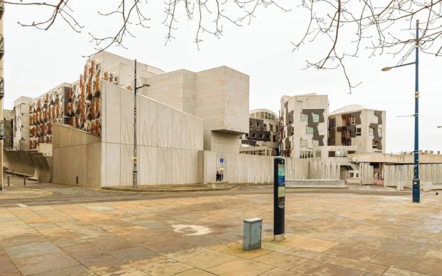 Peaceful City Retreat in Edinburgh's Heart