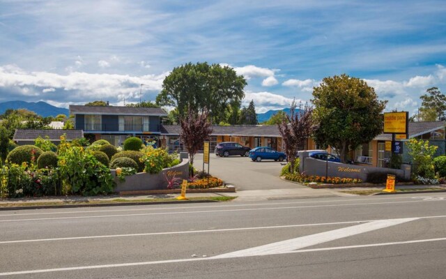 Middle Park Motel