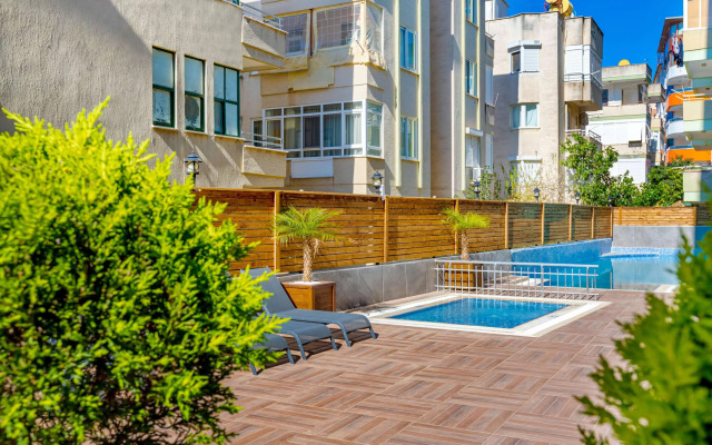 Royalisa City Apart Hotel