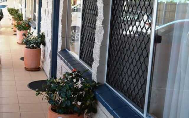 Welcome Home Motel and Apartments