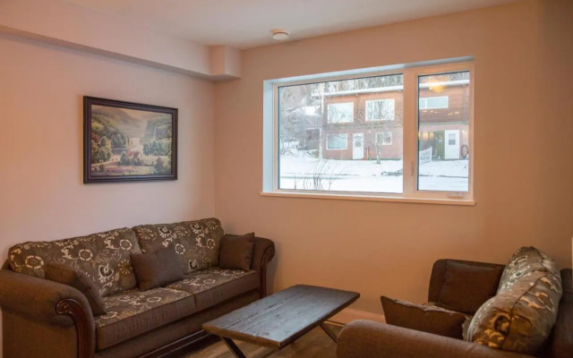 Downtown Whitehorse 4 bedrooms deluxe condo