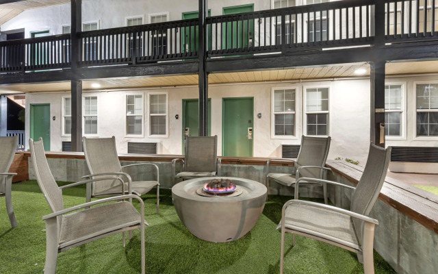 Best Western Marina State Beach