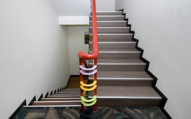 Oyo 43990 Sunshine Inn