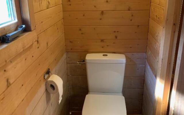 The Bee - Trekkershuts & Apartment