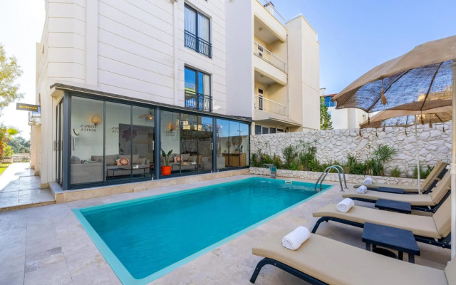 Echinus Lara Hotel