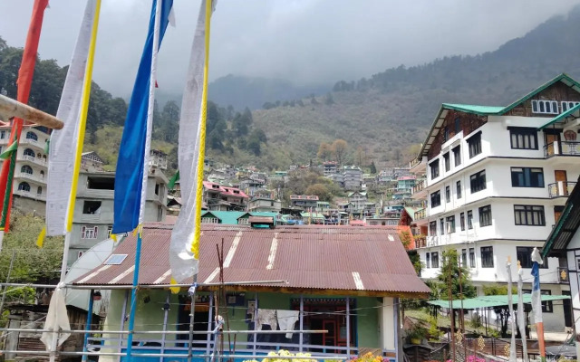 OurGuest Dhatup Homestay
