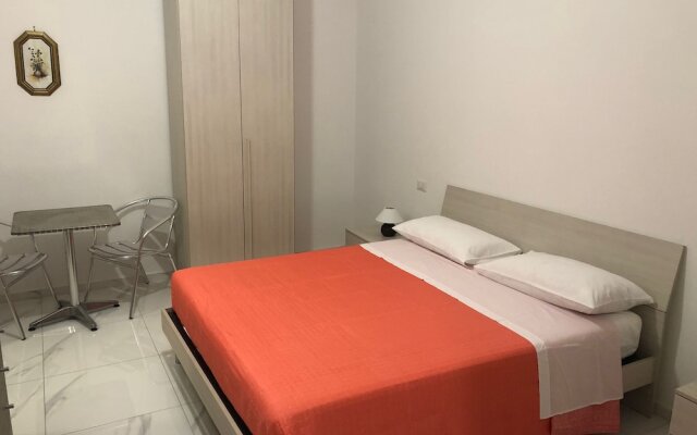 Room In Apartment Two Flowers Guest House