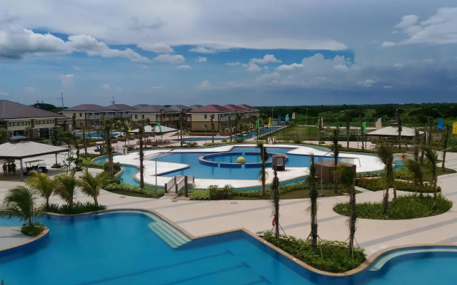 Aquamira Resort & Residence