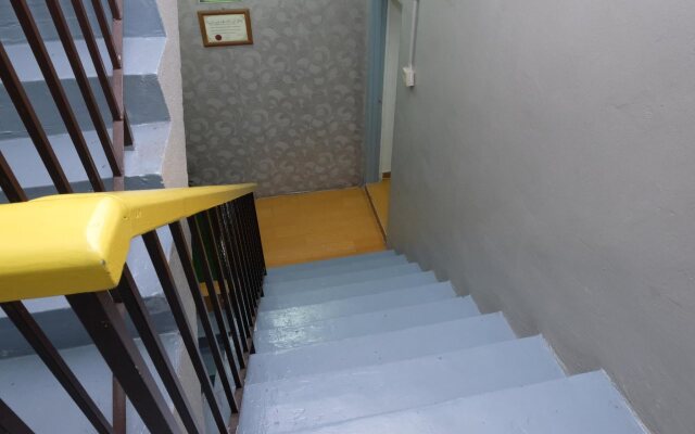 OYO 1031 Aj Suite Hotel
