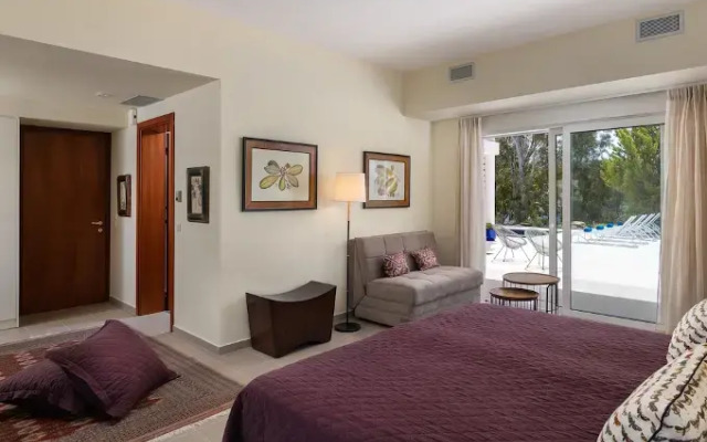HillTop Luxury Villa