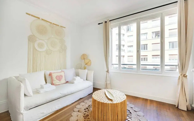 Charming Apartment -4p- Near Arc de Triomphe