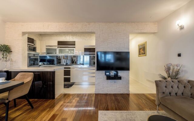 Amigo 2-Bedroom Luxury Suite - Seaview