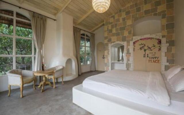 SaffronStays Casa Blanca