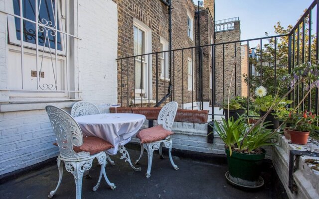 Beautiful and Light Chelsea 1 Bed Apartment