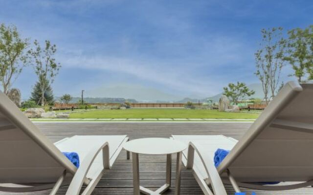 Qihu Hotel