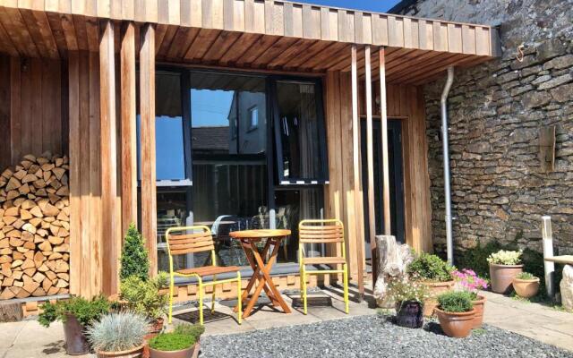 Archavon Studio