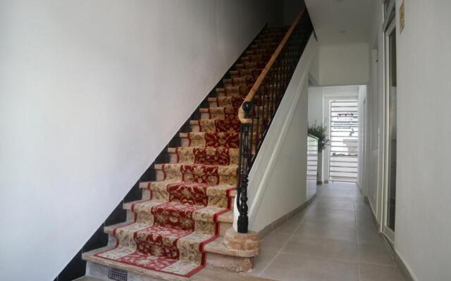 Amadora Boutique Hostel
