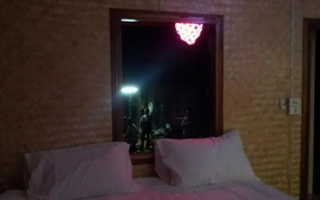 Huean Berng Nam Khong Resort