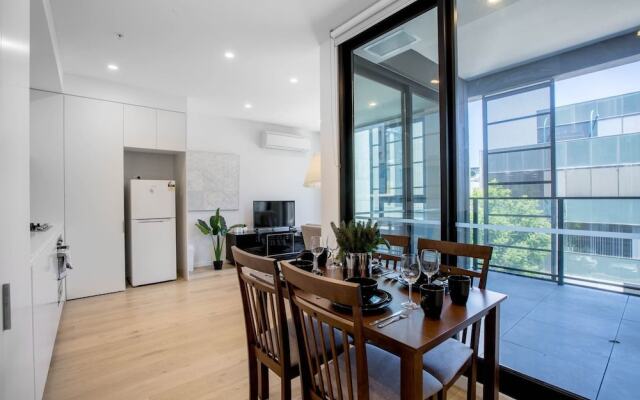Stunning Bright Apartment At Hawthron/Glenferrie Station