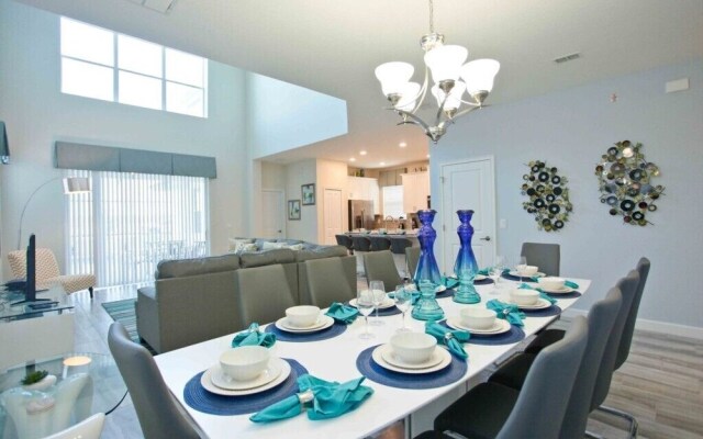 4839 Kings Castle Circle 5 Bedroom Home