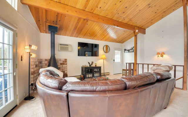 Cozy Groveland Chalet Near Yosemite!