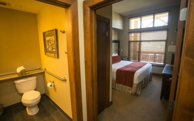 Fully Equipped in the Heart of Canyons Village by RedAwning