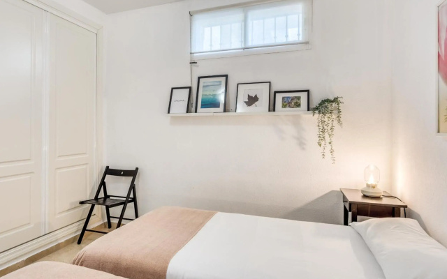 Marvellous Apartment with Great Terrace (PA 1-6)