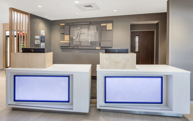 Holiday Inn Express & Suites Hudson I-94 by IHG