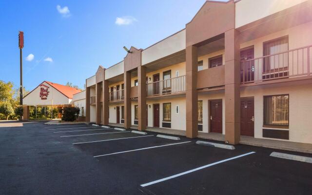 Red Roof Inn Clarksville