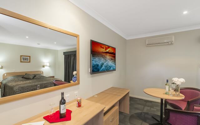 Bushmans Motor Inn