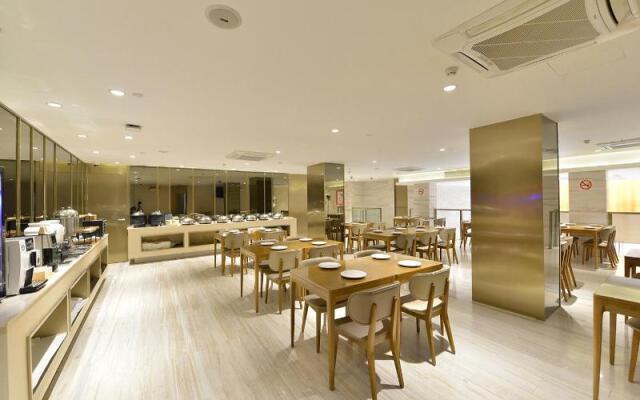 Ji Hotel Shanghai Caohejing Lotus Road