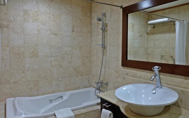Hollywood Suites