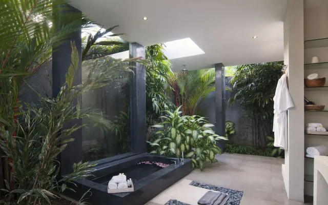 Villa Alice Satu by Villa Finder