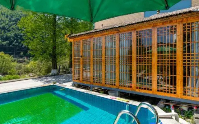 Yinxi Tangquan B&B