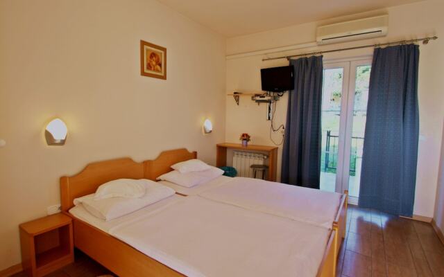 Cozy room in Porec city entrance