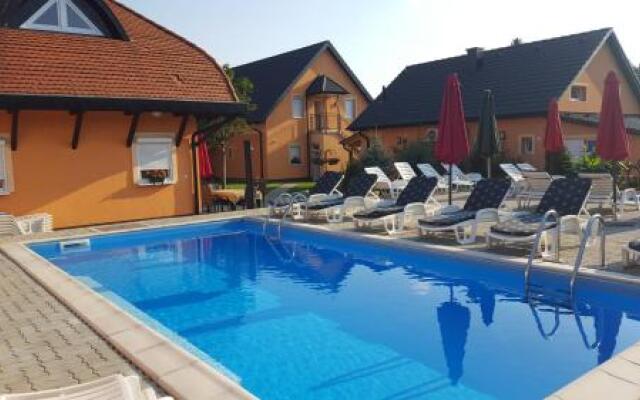 Richie I Apartman & Pool