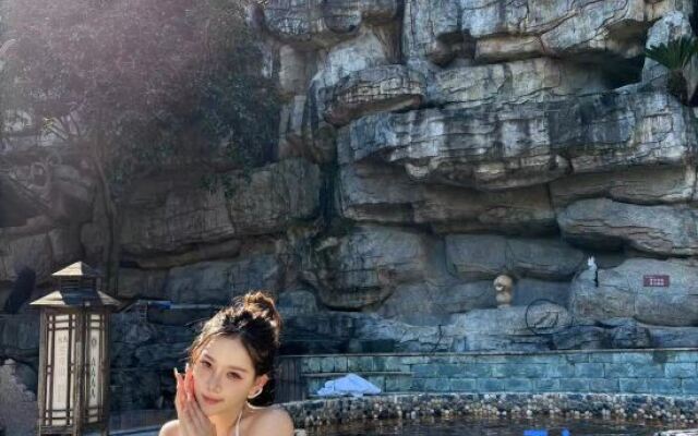 Yulongshan Dong Spring Resort