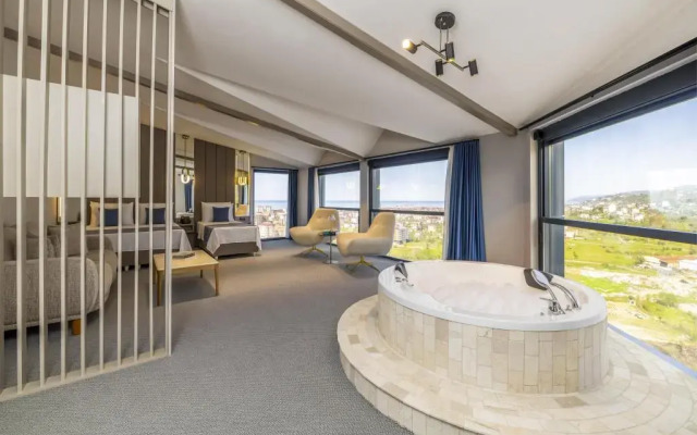Rossi Luxury Hotel