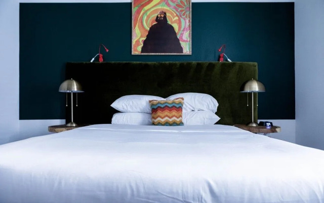 WanderJaunt - Apartments at the Domain