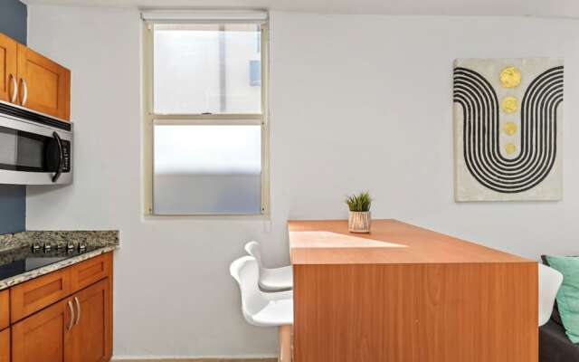Cacique by Otium