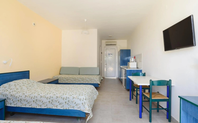 Matina Pefkos ApartHotel