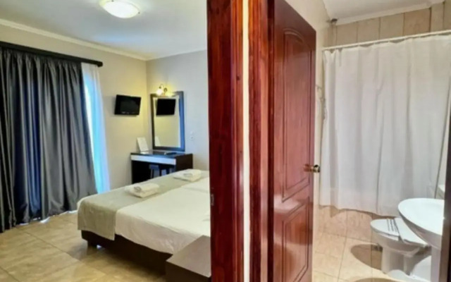 Porto Planos Beach Hotel