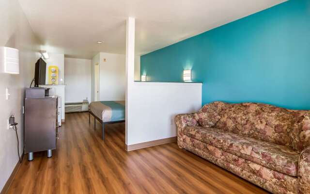 Motel 6 Portland, OR Mall 205